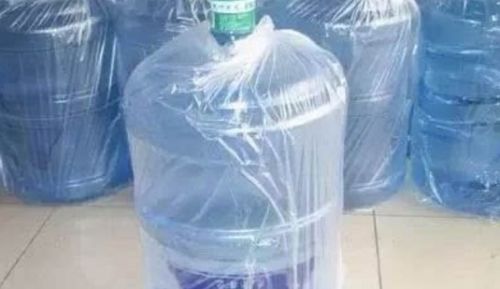 桶裝水出現(xiàn)白色絮狀物是怎么回事？原因解析與解決辦法一覽